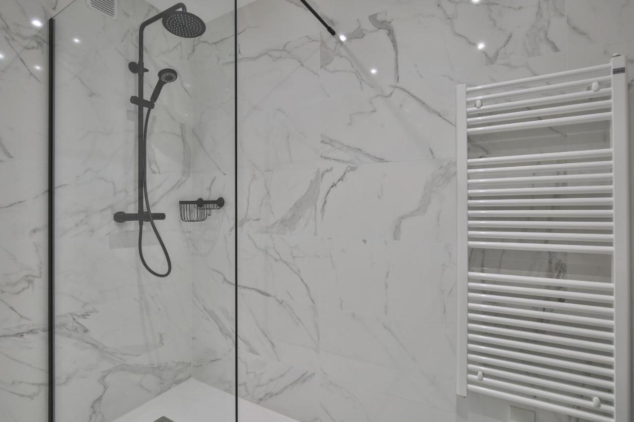 Sublime Appartement Vue Mer. Parking/Piscine/Clim วีลล์ฟรองซ์-ซูร์-แมร์ ภายนอก รูปภาพ